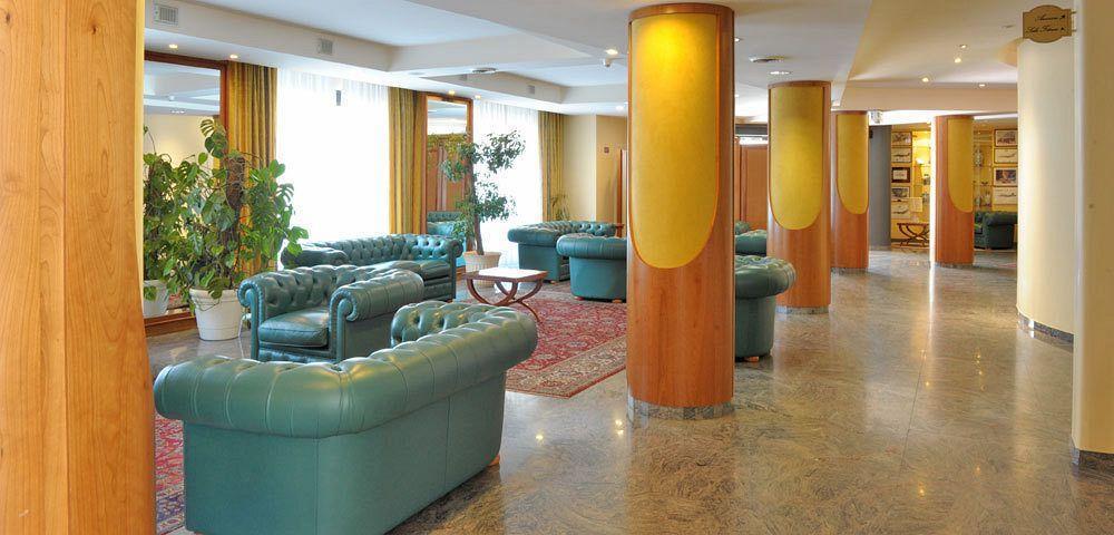 Hotel Svevo Gioia Del Colle Exteriör bild