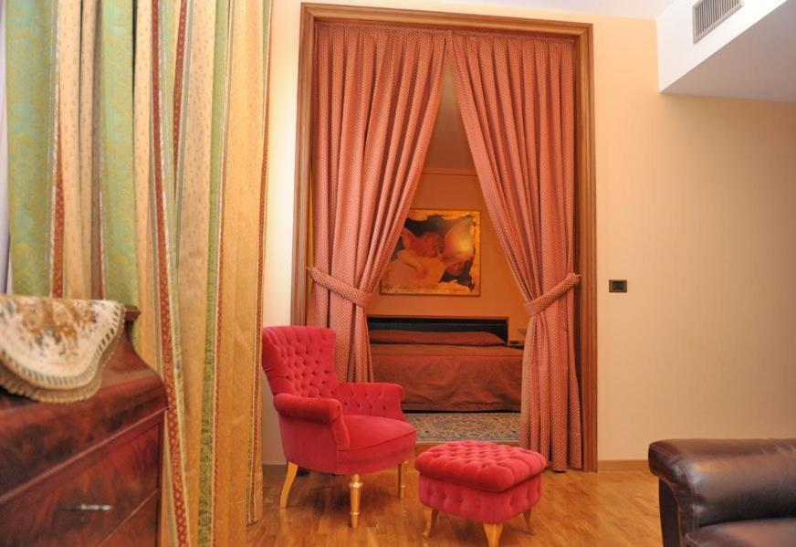 Hotel Svevo Gioia Del Colle Rum bild